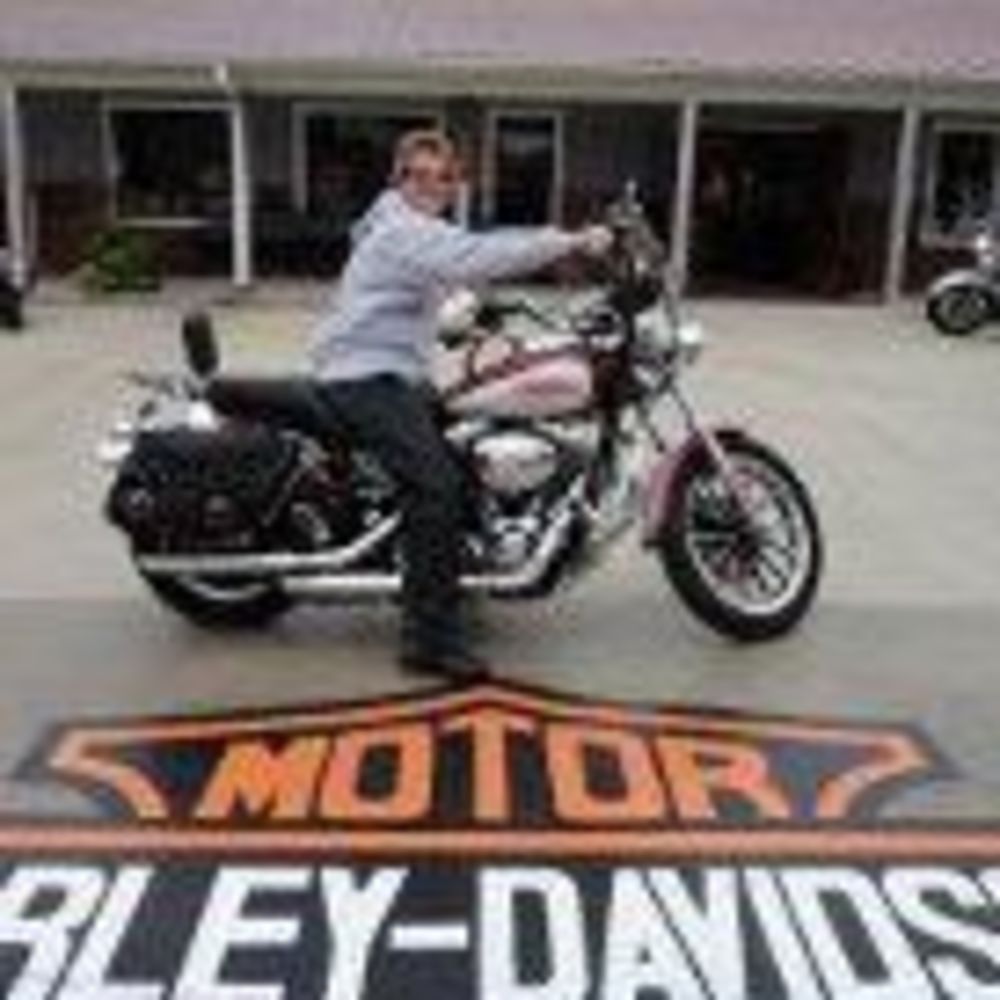 Meet your Posher, Lora